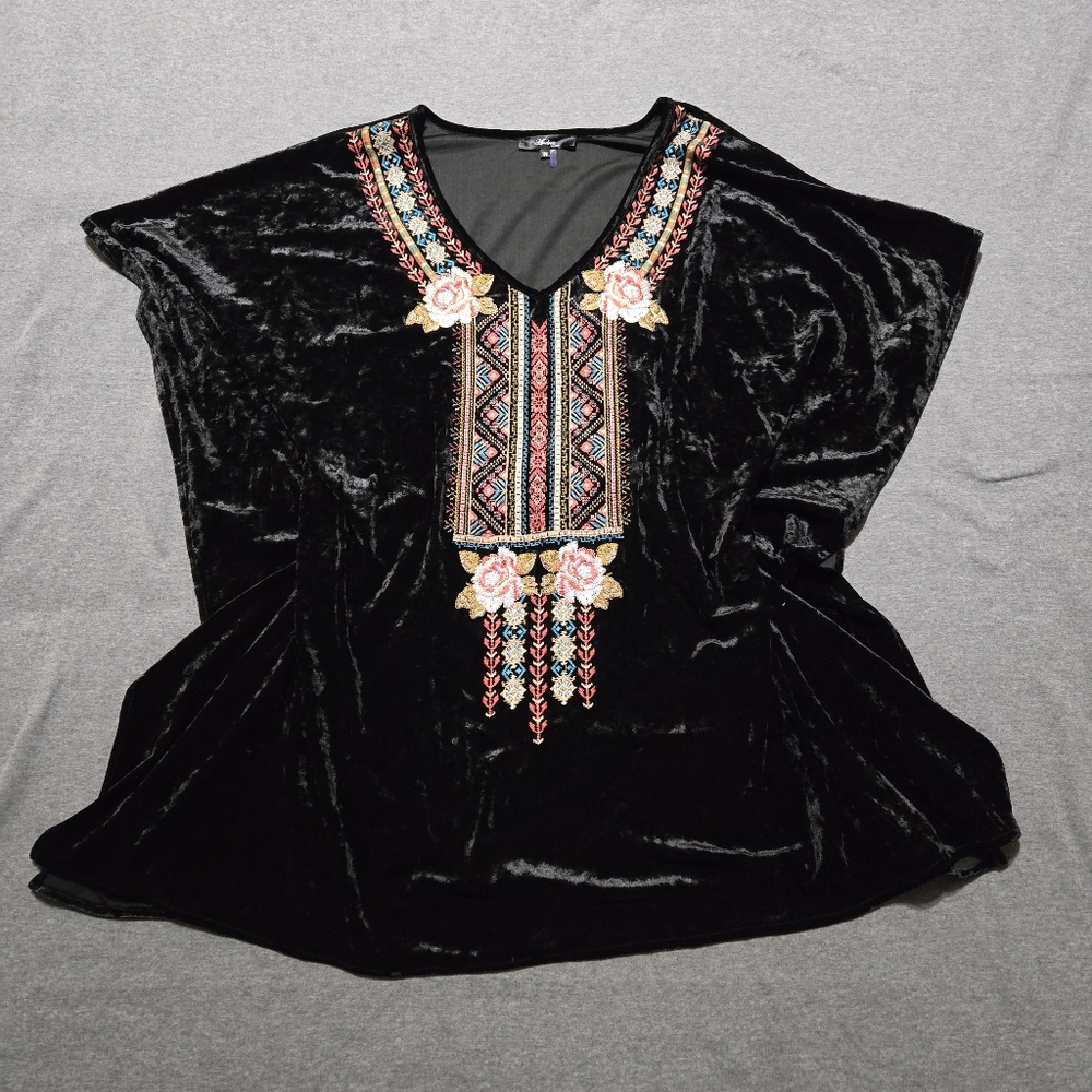 Andree by Unit Blouse Women Med Black Velvet Floral Embroidered V-Neck Top Boho